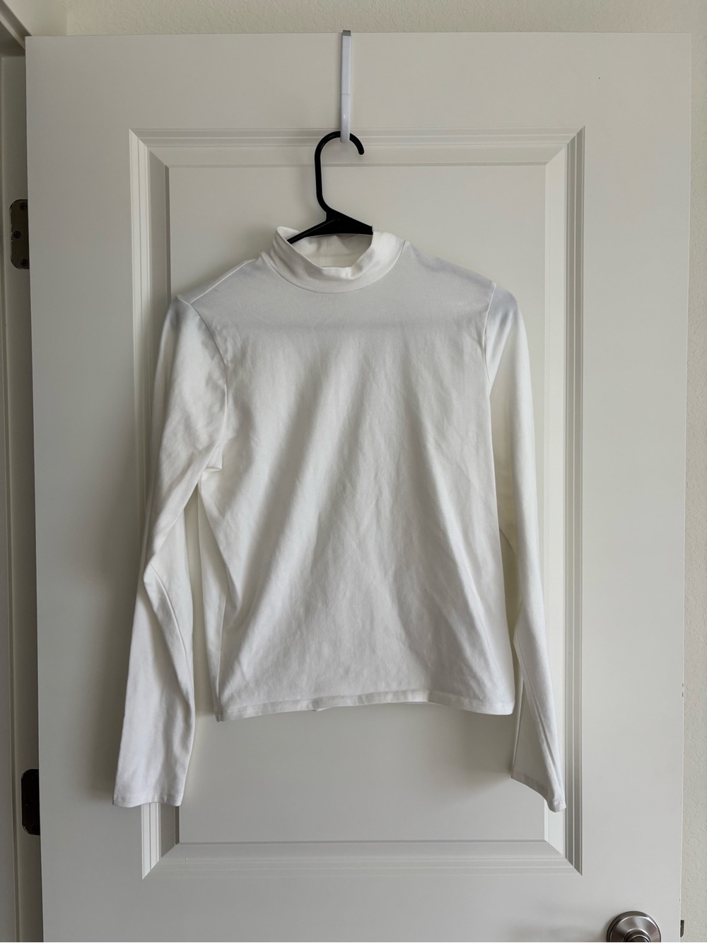 Hollister White Long-Sleeve Mock Neck Top